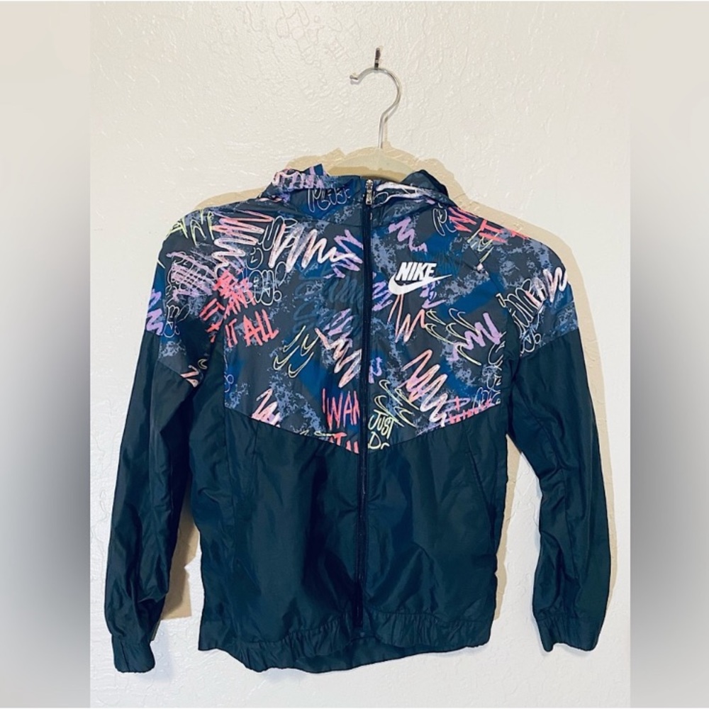 Windbreaker - Picture 3 of 3